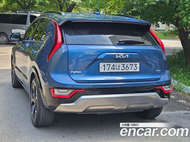Kia Niro 1.6 HEV Signature 2022 — фото 6