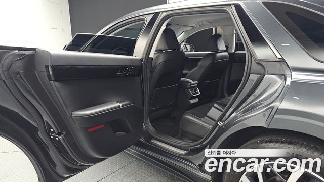 Hyundai Grandeur (GN7) 2,5 Gasoline 2WD Premium 2023 — фото 12