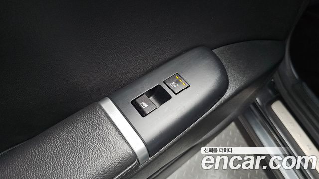 Hyundai Grandeur (GN7) 2,5 Gasoline 2WD Premium 2023 — фото 30