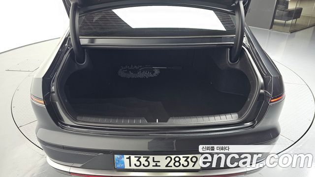 Hyundai Grandeur (GN7) 2,5 Gasoline 2WD Premium 2023 — фото 31