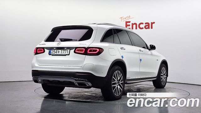 Mercedes-Benz GLC-Class (X253) GLC300e 4MATIC 2021 — фото 2