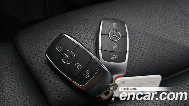 Mercedes-Benz GLC-Class (X253) GLC300e 4MATIC 2021 — фото 17