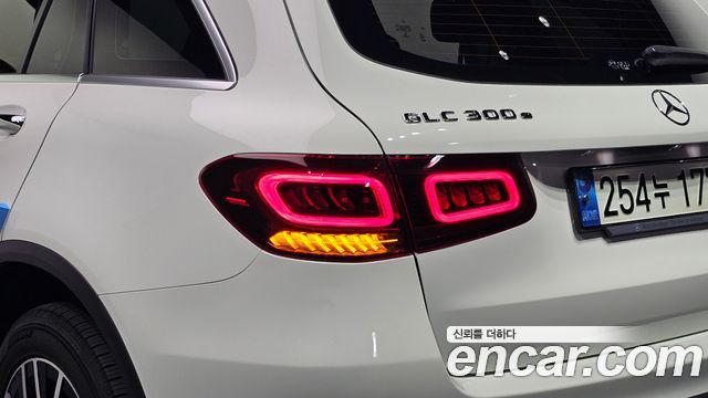 Mercedes-Benz GLC-Class (X253) GLC300e 4MATIC 2021 — фото 23