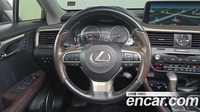 Lexus RX450hL (IV) Luxury Plus 2022 — фото 16