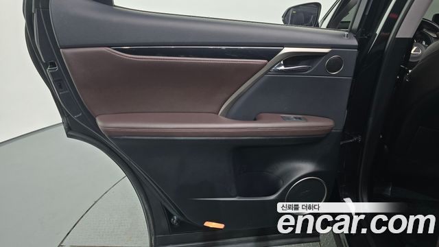 Lexus RX450hL (IV) Luxury Plus 2022 — фото 25