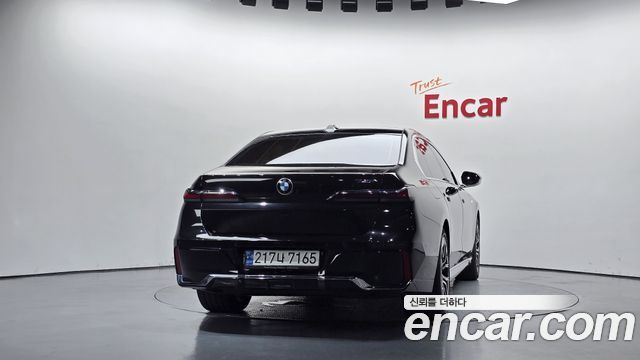 BMW 7 Series (G70) 740i sDrive M Sport 2023 — фото 4