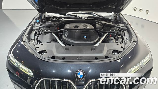 BMW 7 Series (G70) 740i sDrive M Sport 2023 — фото 6