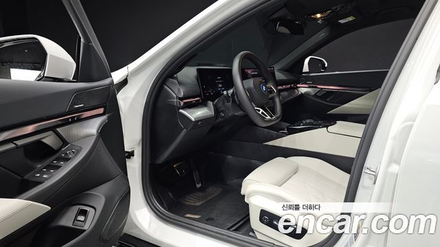 BMW i5 (G60) eDrive 40 M Sport 2025 — фото 10