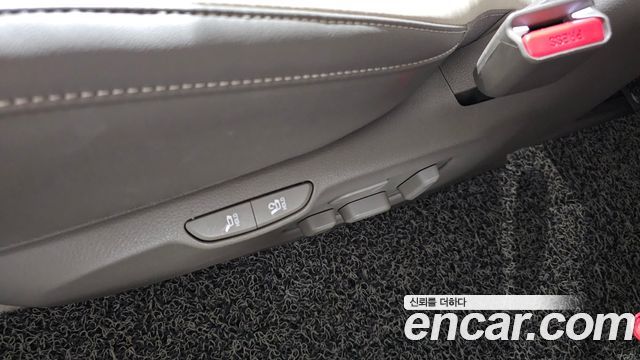 Kia Carnival (IV) Gasoline 7-Seater Hi Limousine Signature 2025 — фото 29