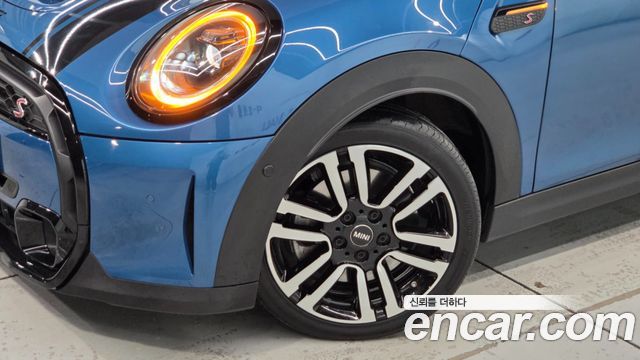MINI Cooper S Classic Third Generation 2024 — фото 3