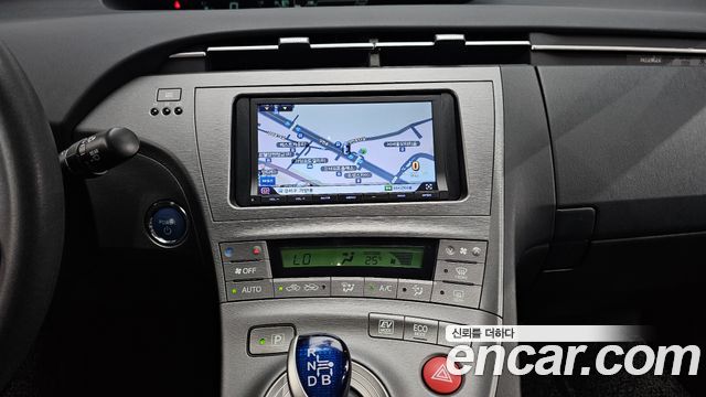 Toyota Prius 1.8 M 2014 — фото 14
