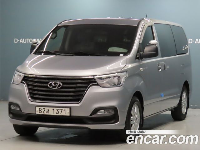 Hyundai Grand Starex Van 3-Seater Smart