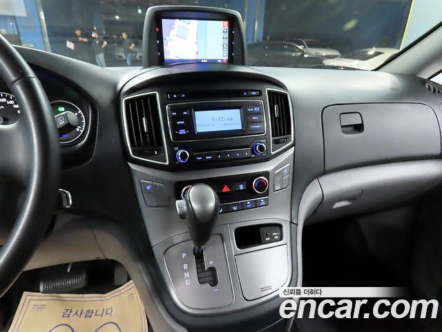 Hyundai Grand Starex Van 3-Seater Smart 2021 — фото 15