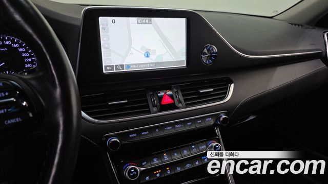 Hyundai Grandeur (IG) 2.4 Premium 2019 — фото 16