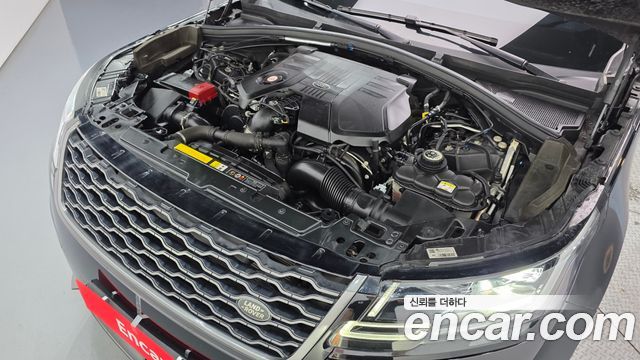 Land Rover Range Rover Velar 3.0 D300 R-Dynamic HSE 2018 — фото 6