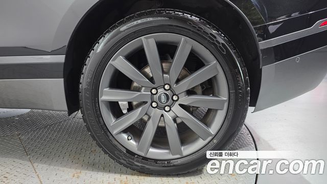 Land Rover Range Rover Velar 3.0 D300 R-Dynamic HSE 2018 — фото 21