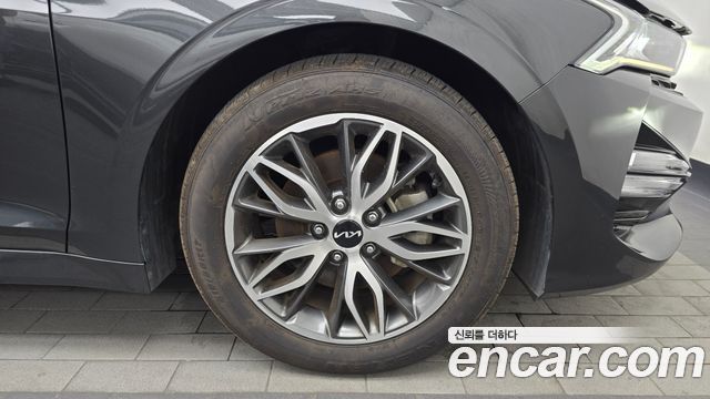 Kia K5 (III) 2.0 Prestige 2022 — фото 21
