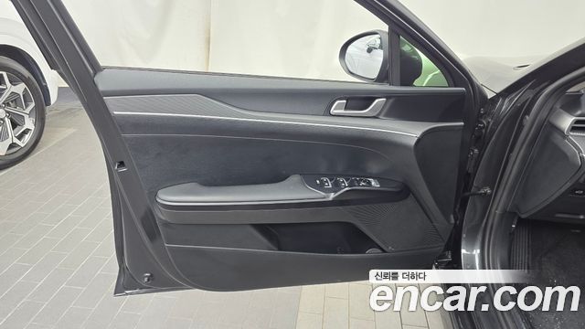 Kia K5 (III) 2.0 Prestige 2022 — фото 24