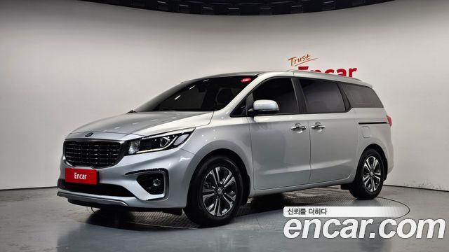 Kia Carnival 9-Seater Luxury 2019 — фото 1