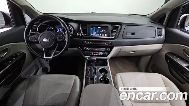 Kia Carnival 9-Seater Luxury 2019 — фото 7