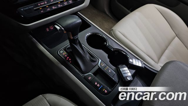 Kia Carnival 9-Seater Luxury 2019 — фото 9