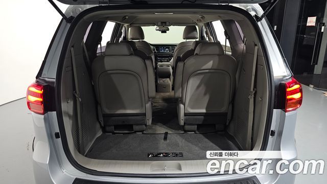 Kia Carnival 9-Seater Luxury 2019 — фото 20