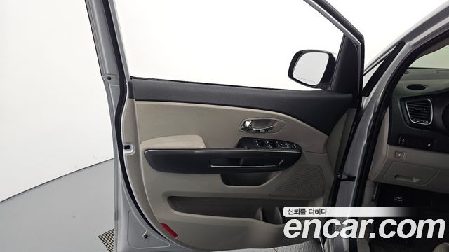 Kia Carnival 9-Seater Luxury 2019 — фото 24