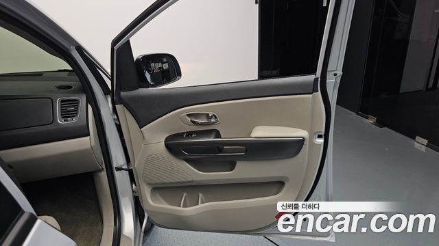 Kia Carnival 9-Seater Luxury 2019 — фото 25