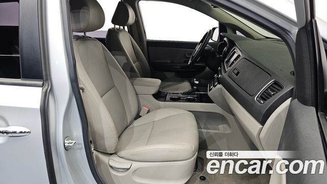 Kia Carnival 9-Seater Luxury 2019 — фото 26