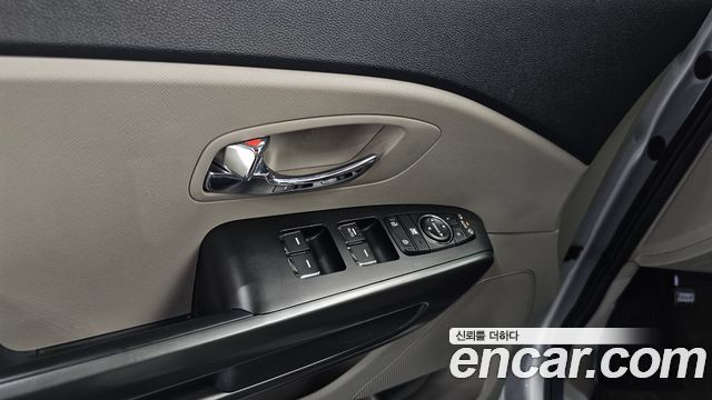 Kia Carnival 9-Seater Luxury 2019 — фото 27