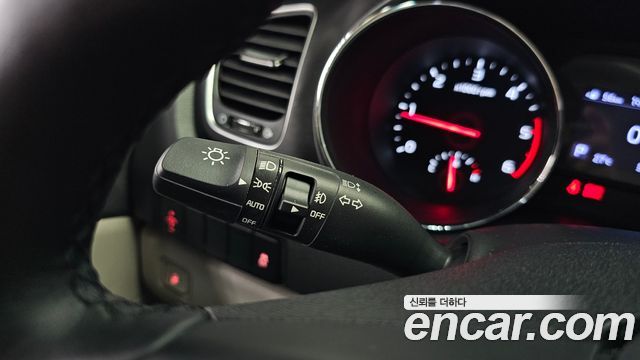 Kia Carnival 9-Seater Luxury 2019 — фото 28