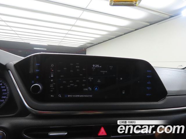 Hyundai Sonata (DN8) 1.6 Turbo Premium Family 2021 — фото 17