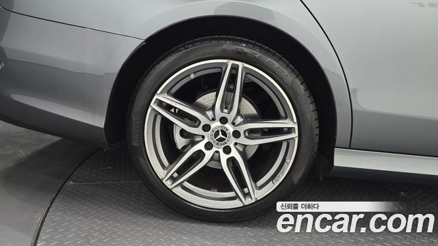 Mercedes-Benz E-Class (W213) E300 4MATIC AMG Line 2020 — фото 5