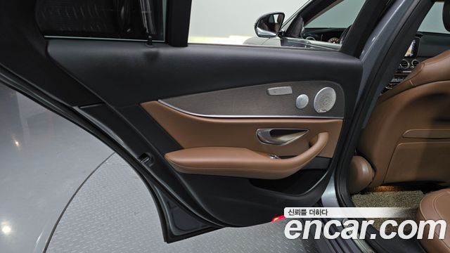Mercedes-Benz E-Class (W213) E300 4MATIC AMG Line 2020 — фото 31