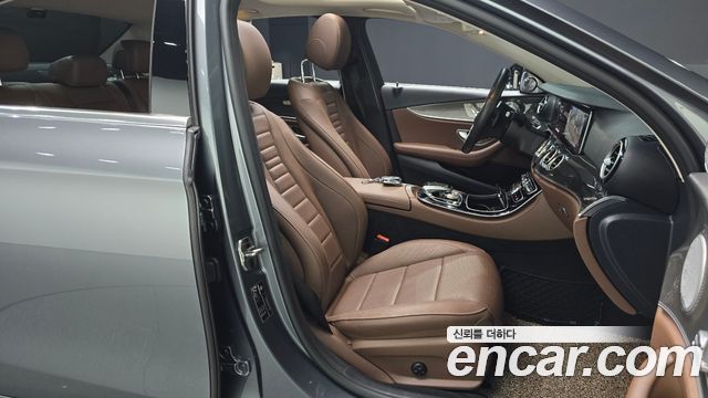 Mercedes-Benz E-Class (W213) E300 4MATIC AMG Line 2020 — фото 32