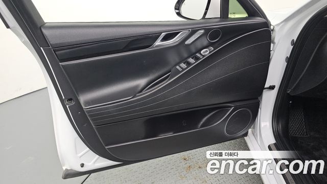 Genesis G80 (RG3) Gasoline 2.5 Turbo AWD 2022 — фото 24
