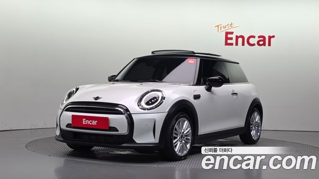 MINI Cooper Classic Plus Launch Pack Third Generation 2023 — фото 1