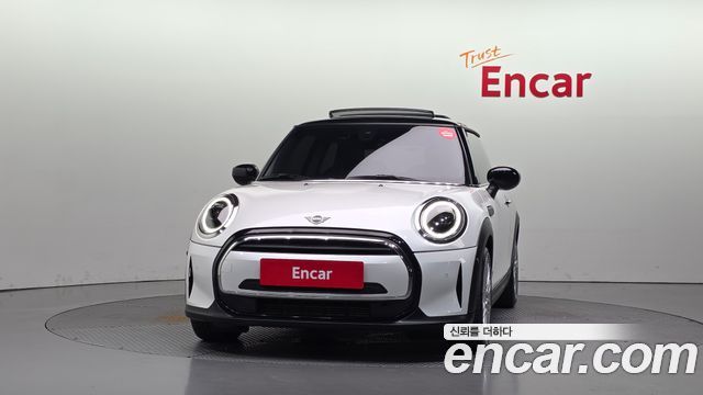MINI Cooper Classic Plus Launch Pack Third Generation 2023 — фото 3