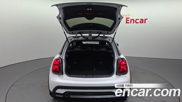 MINI Cooper Classic Plus Launch Pack Third Generation 2023 — фото 22