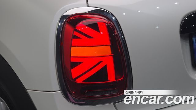 MINI Cooper Classic Plus Launch Pack Third Generation 2023 — фото 29
