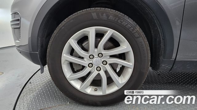 Land Rover Discovery Sport 2.0 TD4 SE 2018 — фото 5