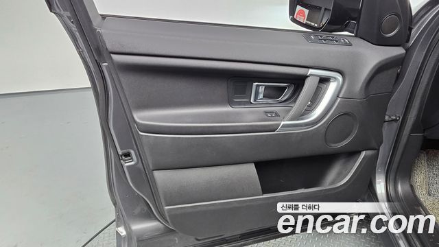 Land Rover Discovery Sport 2.0 TD4 SE 2018 — фото 24