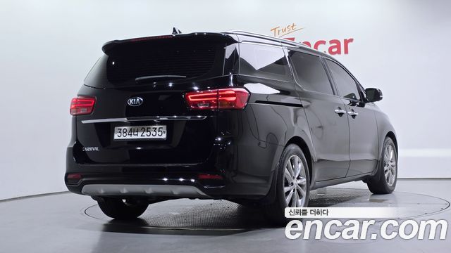 Kia Carnival 9-Seater Noblesse Special 2019 — фото 2