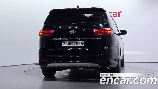 Kia Carnival 9-Seater Noblesse Special 2019 — фото 4