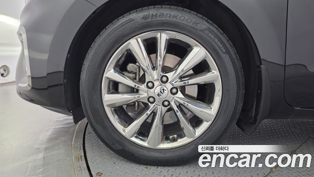 Kia Carnival 9-Seater Noblesse Special 2019 — фото 5