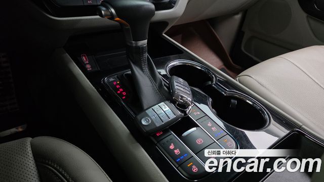 Kia Carnival 9-Seater Noblesse Special 2019 — фото 9