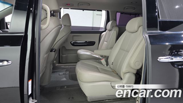 Kia Carnival 9-Seater Noblesse Special 2019 — фото 17