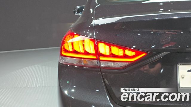 Genesis G80 3.3 GDI AWD Premium Luxury 2018 — фото 23