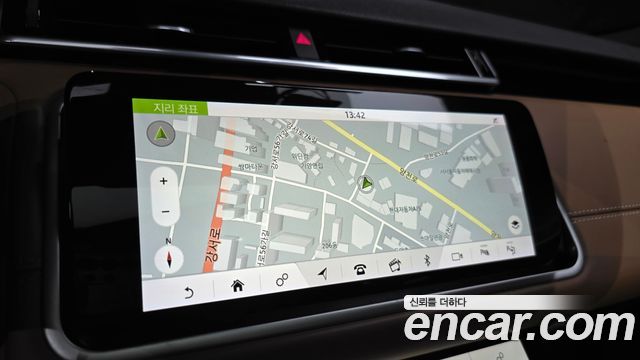 Land Rover Range Rover Velar 3.0 D300 R-Dynamic HSE 2018 — фото 18