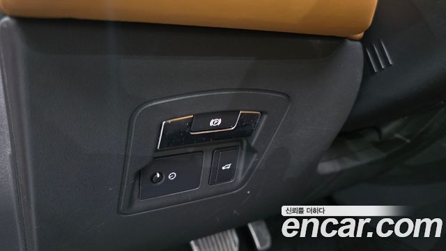Land Rover Range Rover Velar 3.0 D300 R-Dynamic HSE 2018 — фото 35